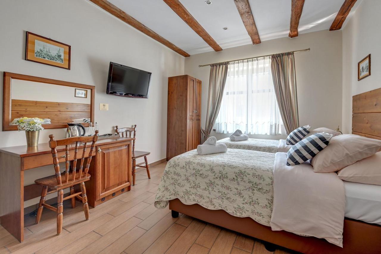 Villa & Restaurant Admiral Nelson Hel Εξωτερικό φωτογραφία